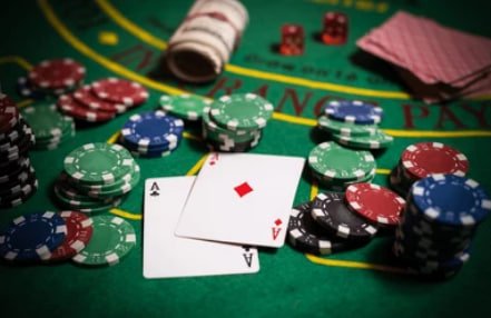 Layar utama aplikasi saldobet yang menampilkan permainan sportsbook dan live casino dengan mudah diakses